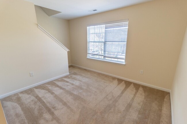 Building Photo - 2038 Sinclair Trce