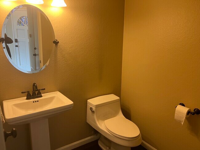 Building Photo - 2266 Aspen St