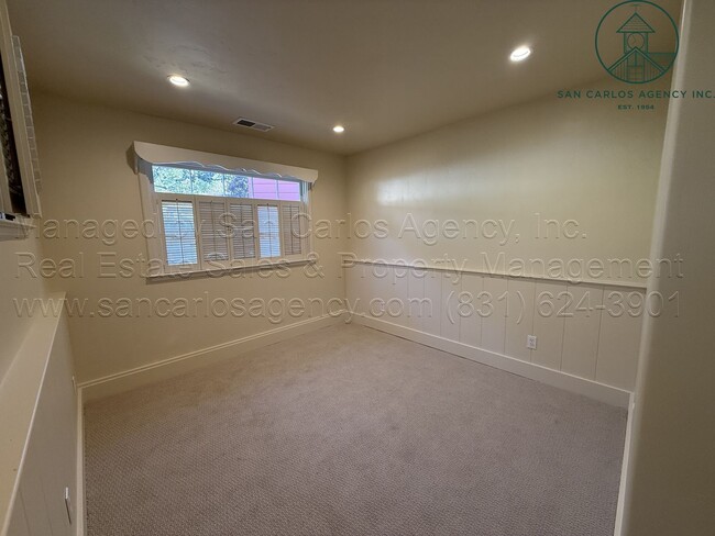 Building Photo - Charming Three Bedroom + Bonus Carmel-by-t...