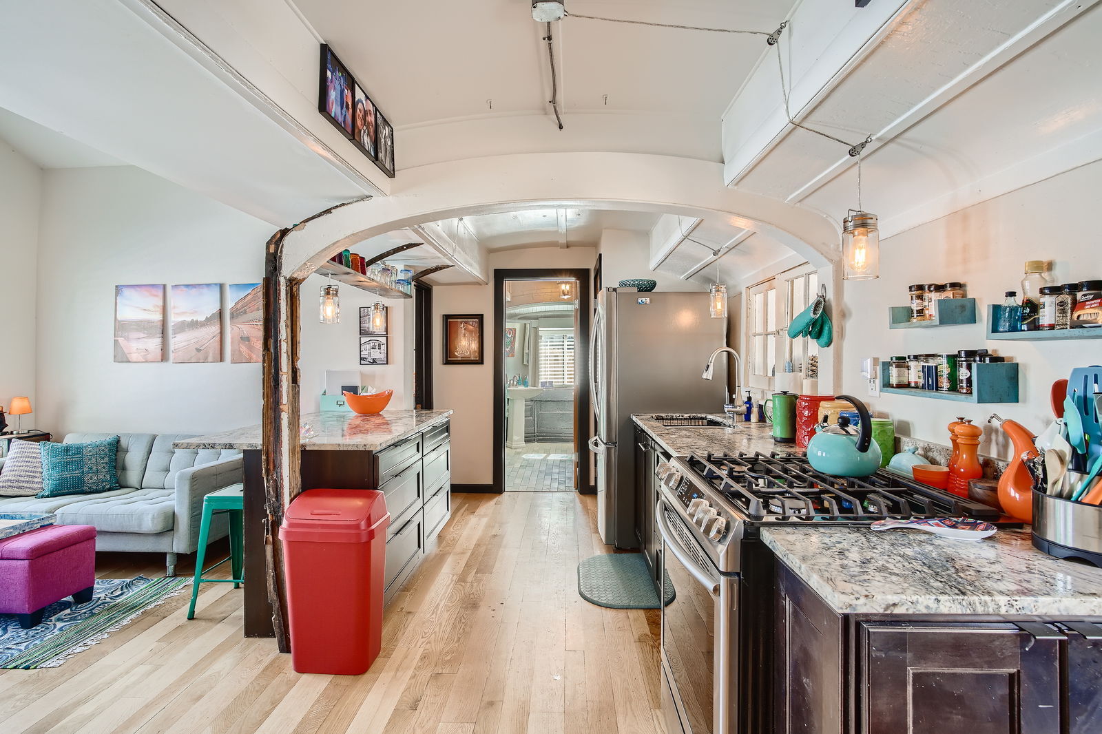 Building Photo - 835 Urban St