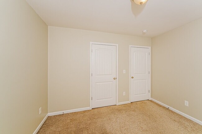 Building Photo - 9340 Hoffman Pl