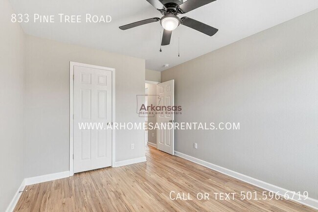 Building Photo - 833 Pine Tree Rd