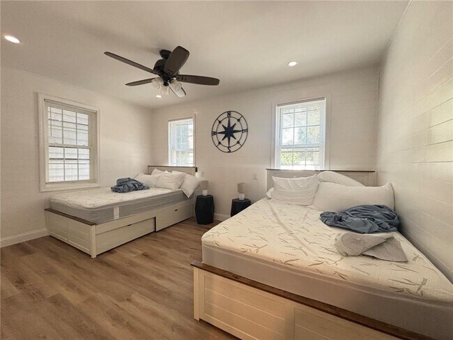 Building Photo - 51 Lee Ave