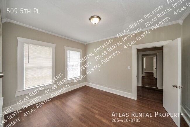 Building Photo - 509 5th St