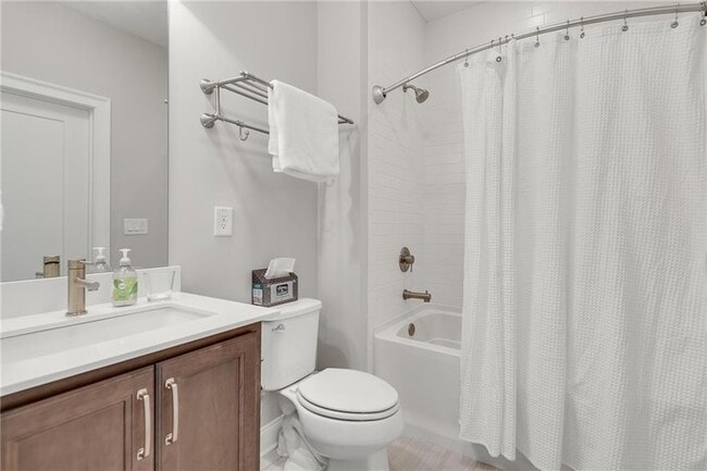 Building Photo - 345 Glen Iris Dr NE