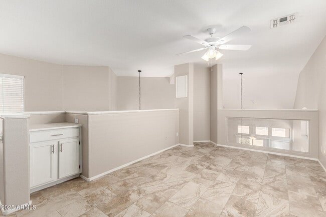 Building Photo - 1128 E Silverwood Dr