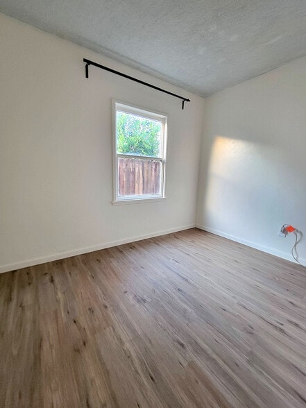 Building Photo - 416 N 3rd Ave