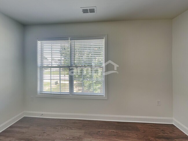 Building Photo - 1005 Theodore Ln