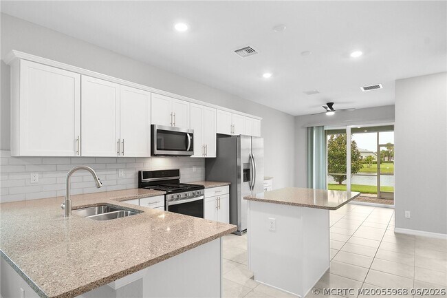 Building Photo - 10214 SW Captiva Dr