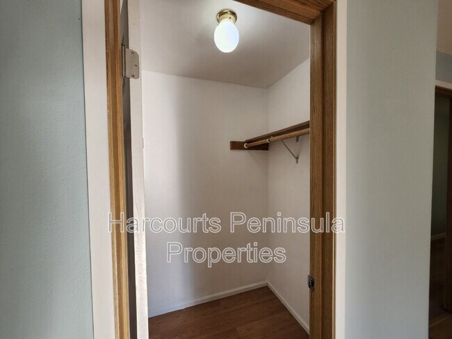 Building Photo - 13132 Lakeridge Cir NW