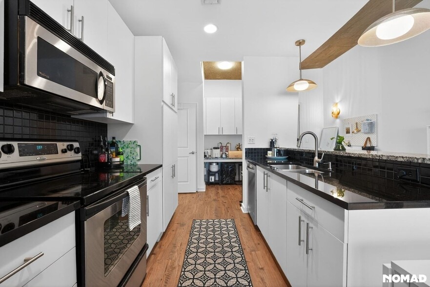 Building Photo - 943 Peachtree St NE