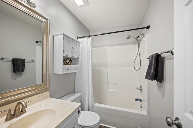 Building Photo - Fully Furnished | Bonus Room | Fenced Yard |No Backyard Neighbors!