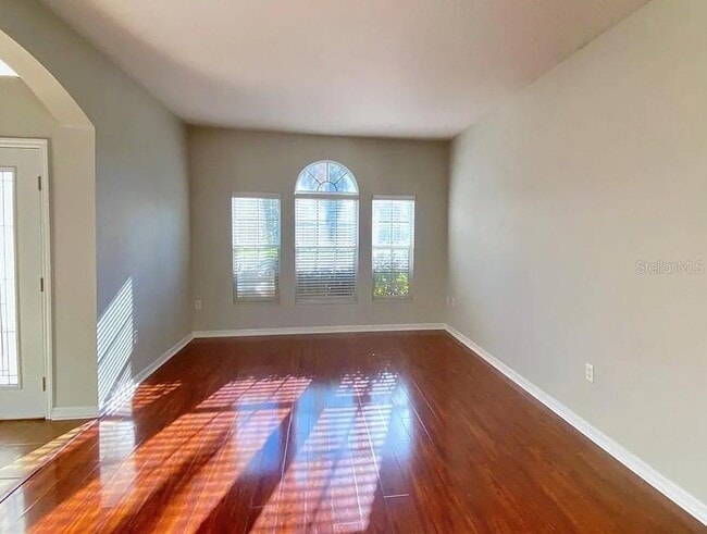 Building Photo - 944 Lost Grove Cir
