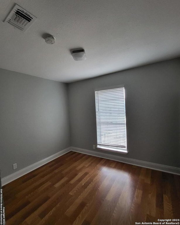 Building Photo - 656 Fern Meadow Dr