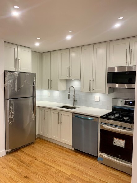 Kitchen - 700 Schuyler Ave