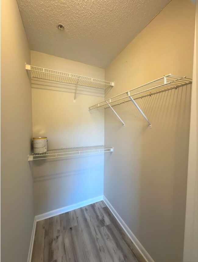 Building Photo - 1 Private Bedroom + Bathroom in Shared Con...