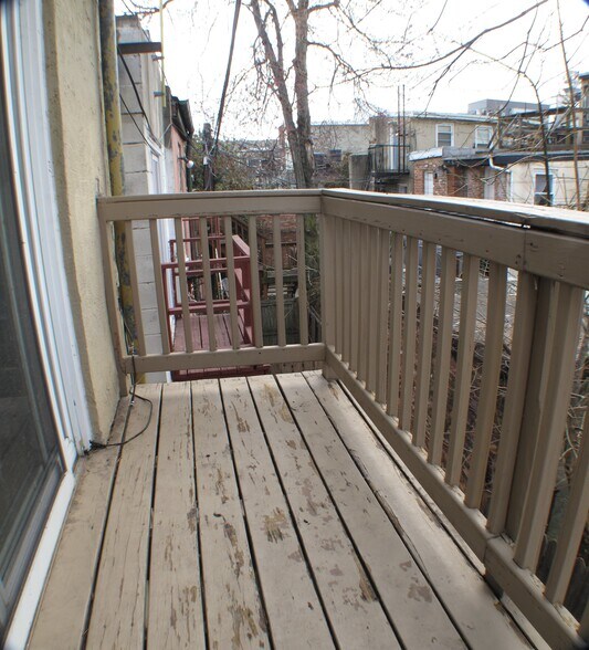 Building Photo - 1028 Patapsco St