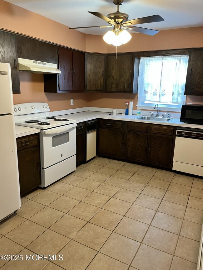 Building Photo - 103 Langley Ct