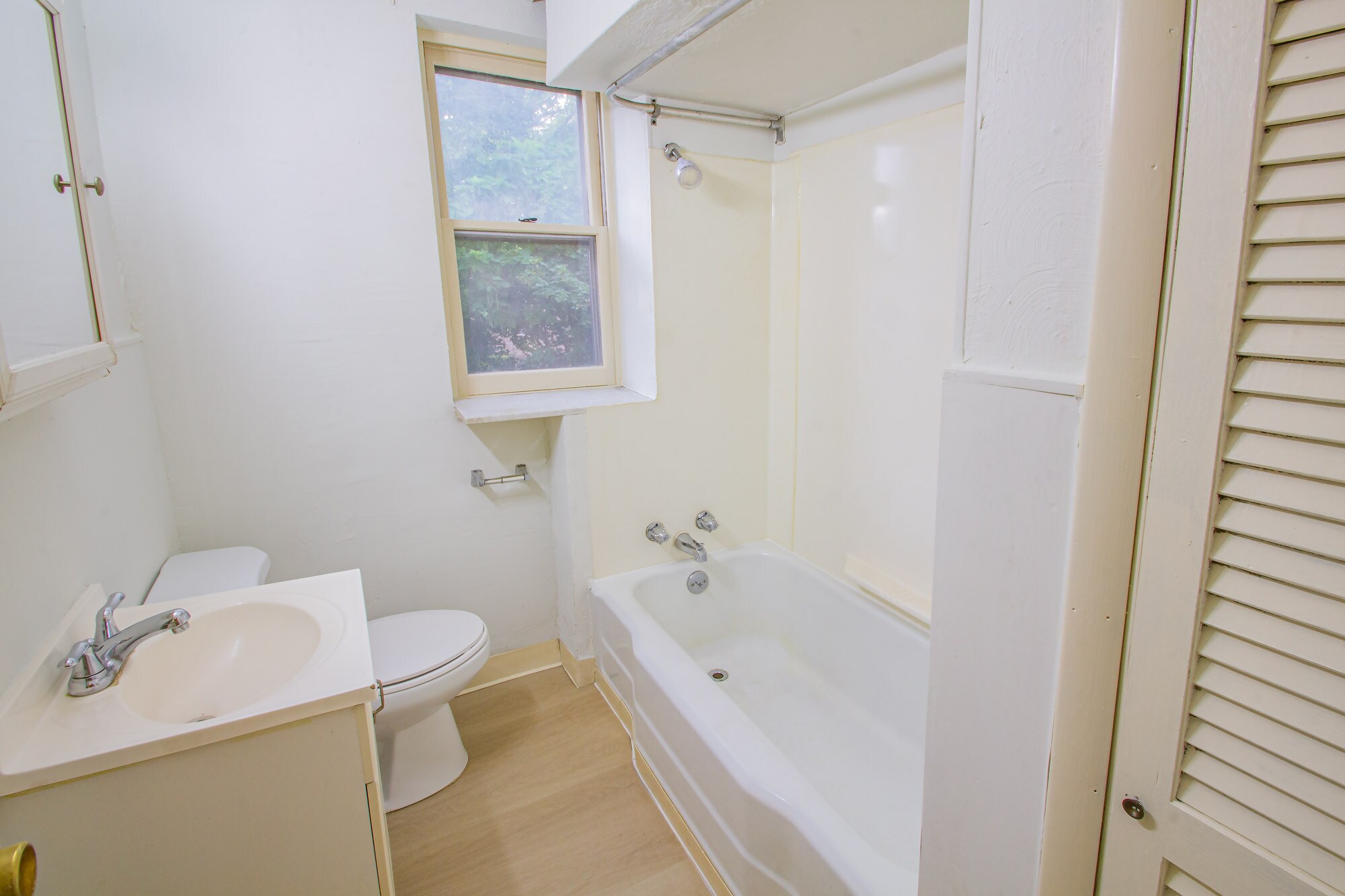 Building Photo - 421 Peebles St