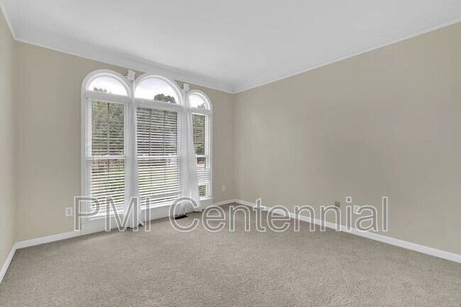 Building Photo - 120 Creekside Park Dr