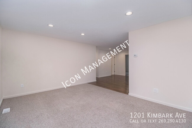 Building Photo - 1201 Kimbark Ave