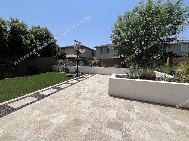 Building Photo - Beautiful 3-Bedroom Home in Sky Crossing with Modern Upgrades