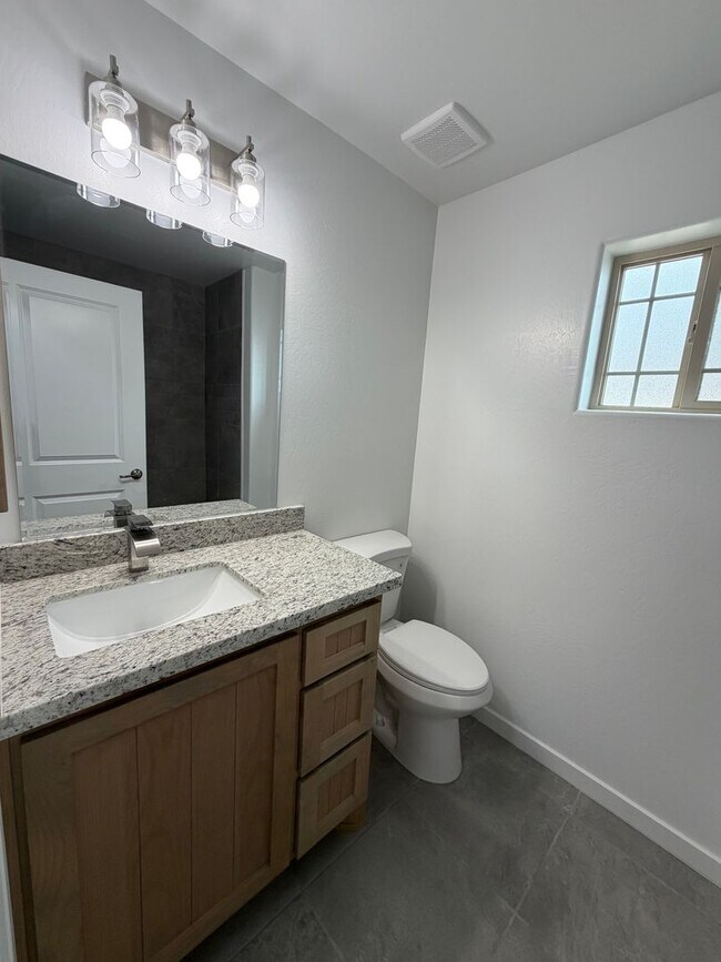 Building Photo - BRAND NEW 3 BEDROOM HOME!