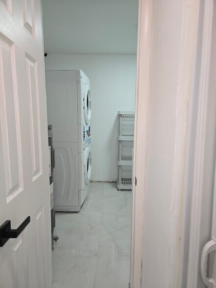 Building Photo - 14920 NW 10th Pl