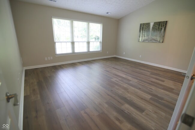 Building Photo - 730 High Dr