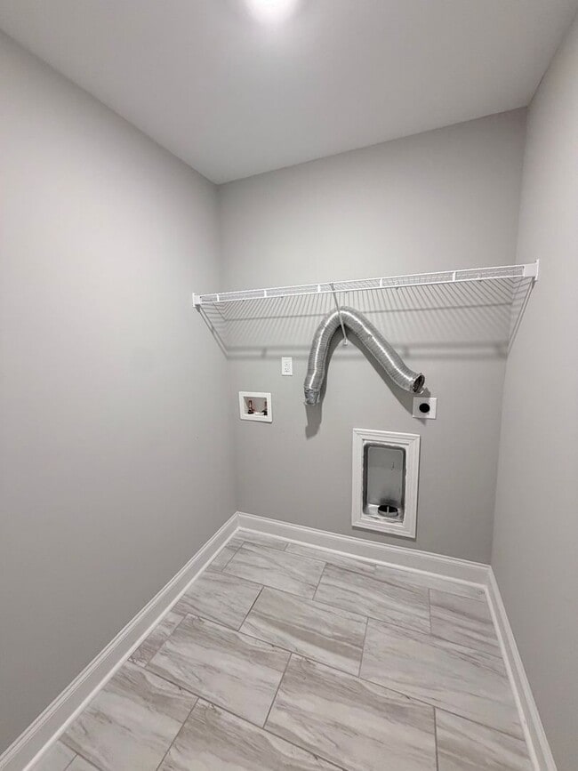 Building Photo - 219 Otters Rdg Dr