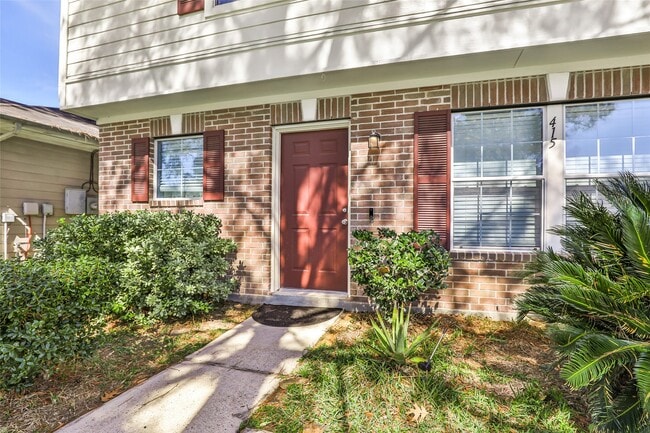 Building Photo - 415 Laurel Pine Dr