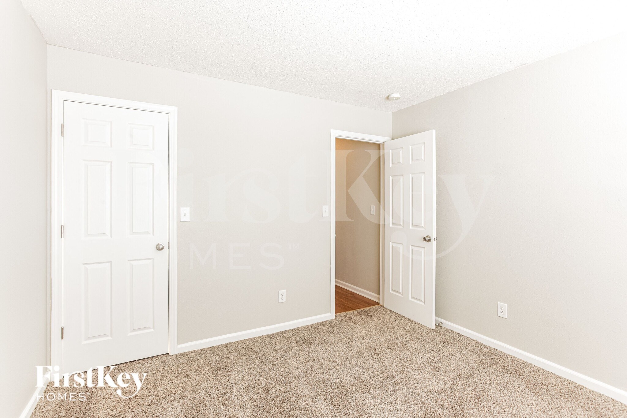 Building Photo - 15572 Dry Creek Rd