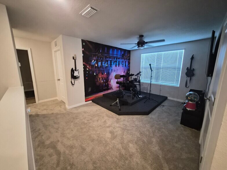 Building Photo - 3912 112th St E