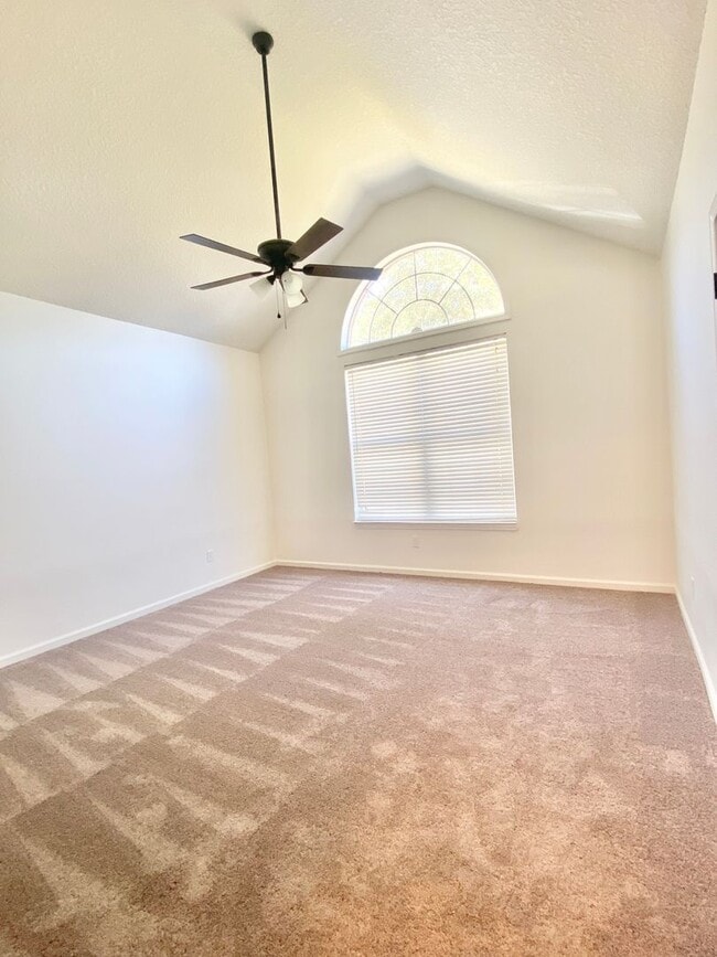 Building Photo - Large 5 BR Home in a cul de sac neighborhood in Pooler,Ga!