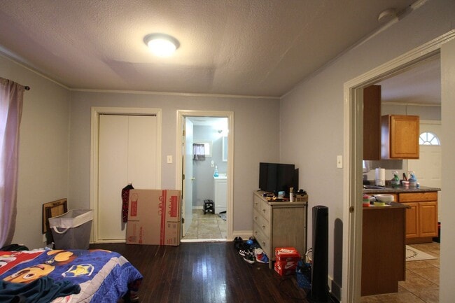 Building Photo - Coming Soon! 3 Bed 2 Bath Home! Large Corner Lot!
