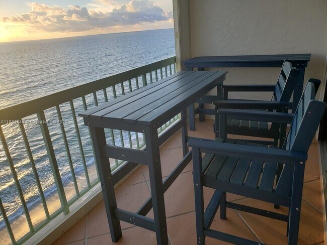 Building Photo - 9900 S Ocean Dr