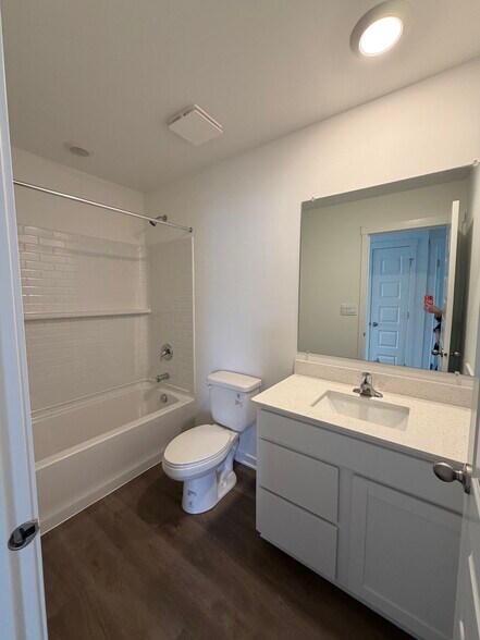 Building Photo - 1413 Oakfield Ln