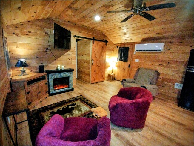 Building Photo - 554 Hovermale Ln