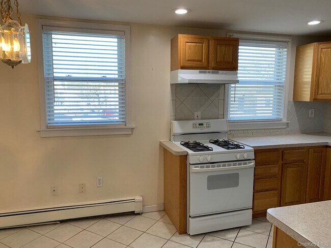 Building Photo - 51 Schneider Ave