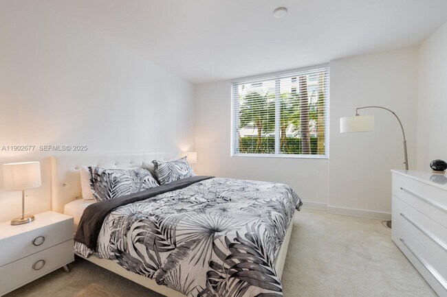 Building Photo - 7928 East Dr