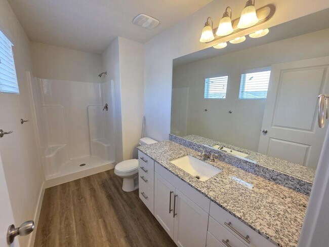 Building Photo - 946 W 600 S