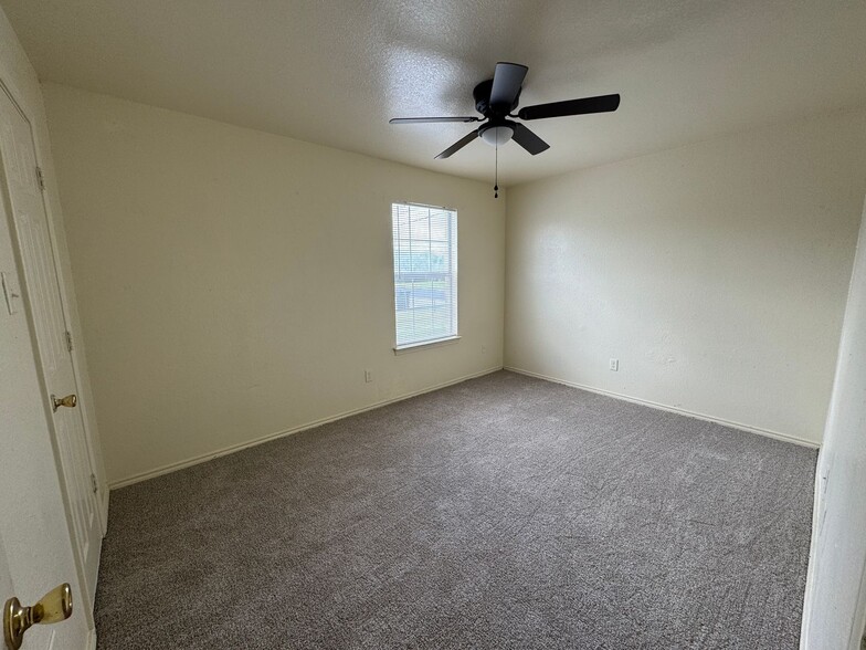 Building Photo - 1300 Dugger Cir