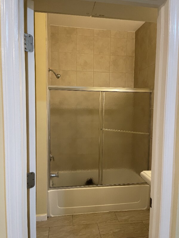 Building Photo - 218 Hopkins Ave