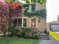 Building Photo - 6122 N Drake Ave