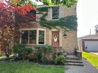 Building Photo - Charming and Spacious Home for Rent in Exclusive Peterson Park Neighborhood