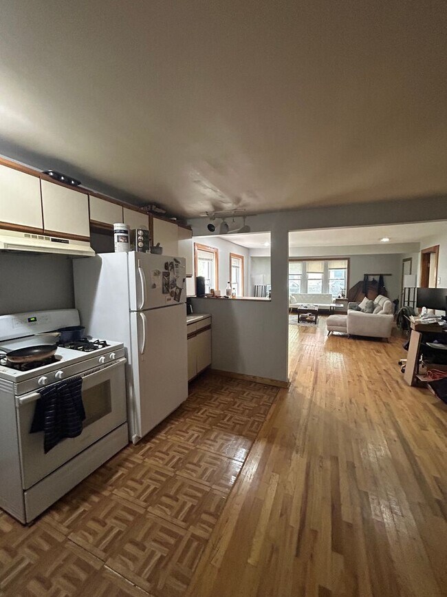 Building Photo - 1617 N Hudson Ave
