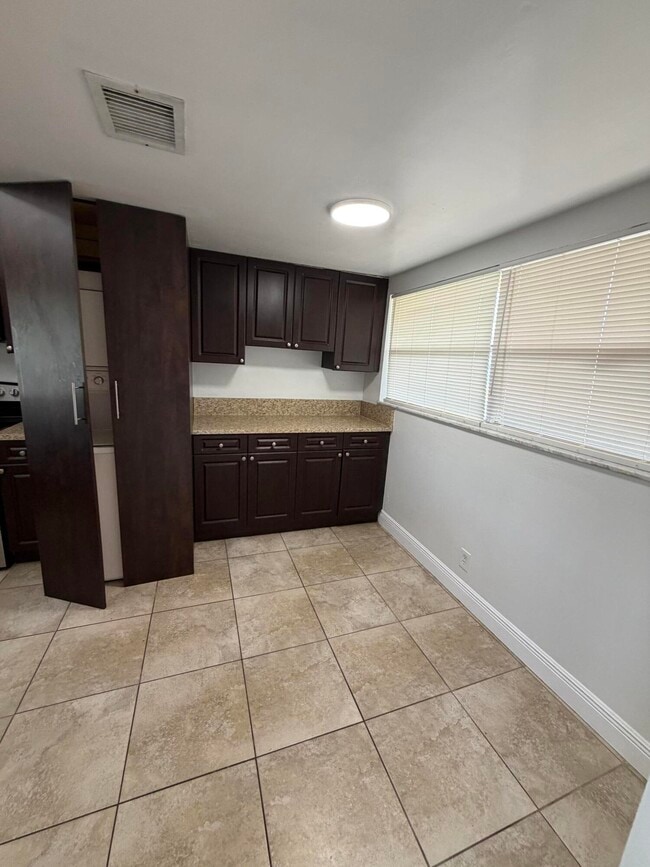 Building Photo - 2500 Coral Springs Dr