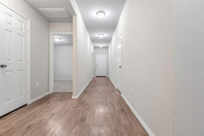 Building Photo - 21231 Bush Brook Bend Path