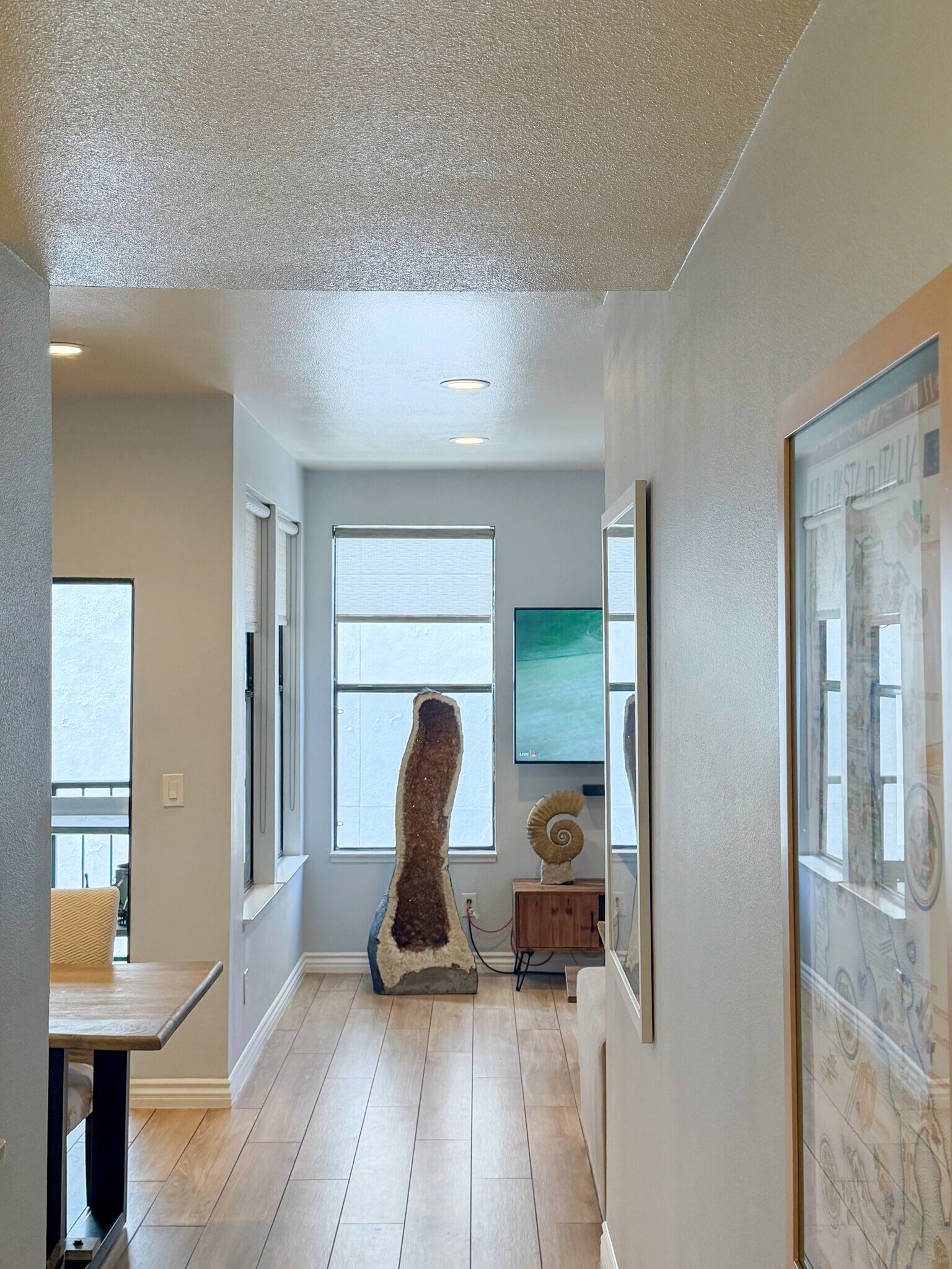 Building Photo - 425 E Ocean Blvd