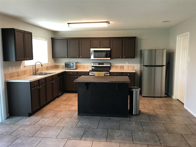 Building Photo - 4956 Thorn Hollow Dr